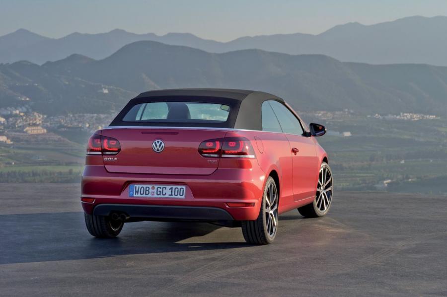  Volkswagen Golf Cabrio 2011 года  (фото 36 из 69)